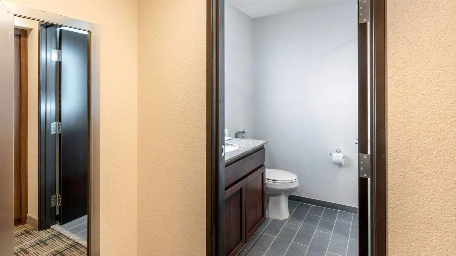 Mainstay Suites Denver International Airport